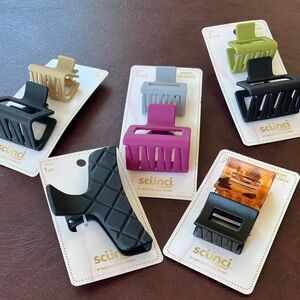 Scunci Hair Clip